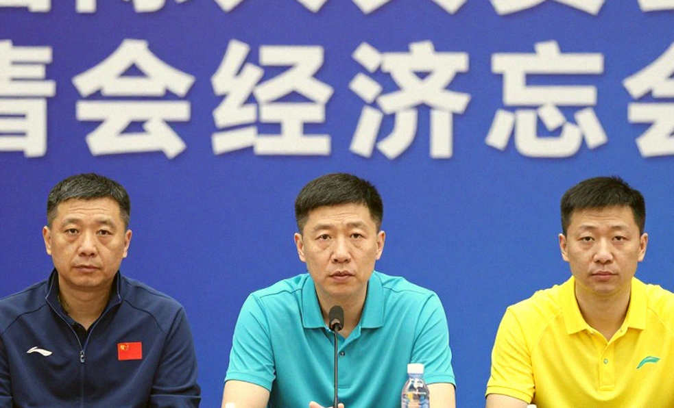 Keighley Table Tennis Centre và vai huấn luyện viên trả lương đầu tiên: làng bóng bàn Anh tự vá lỗ hổng từ gốc