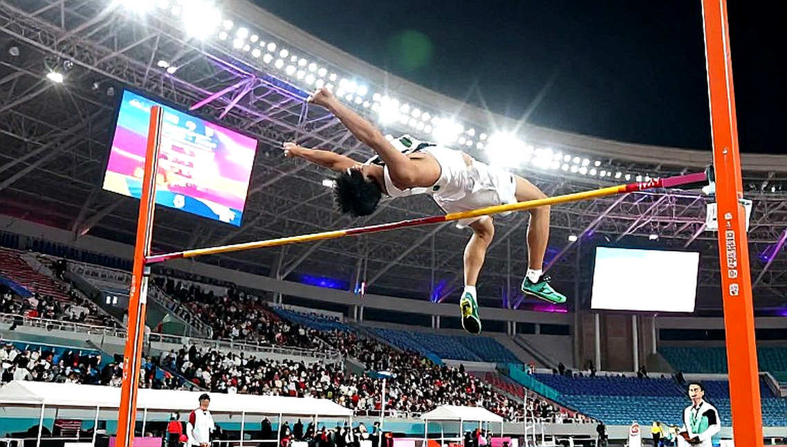 Một giây của Agnes Ngetich và khoảng cách 2 phút 23 giây không ai nhắc