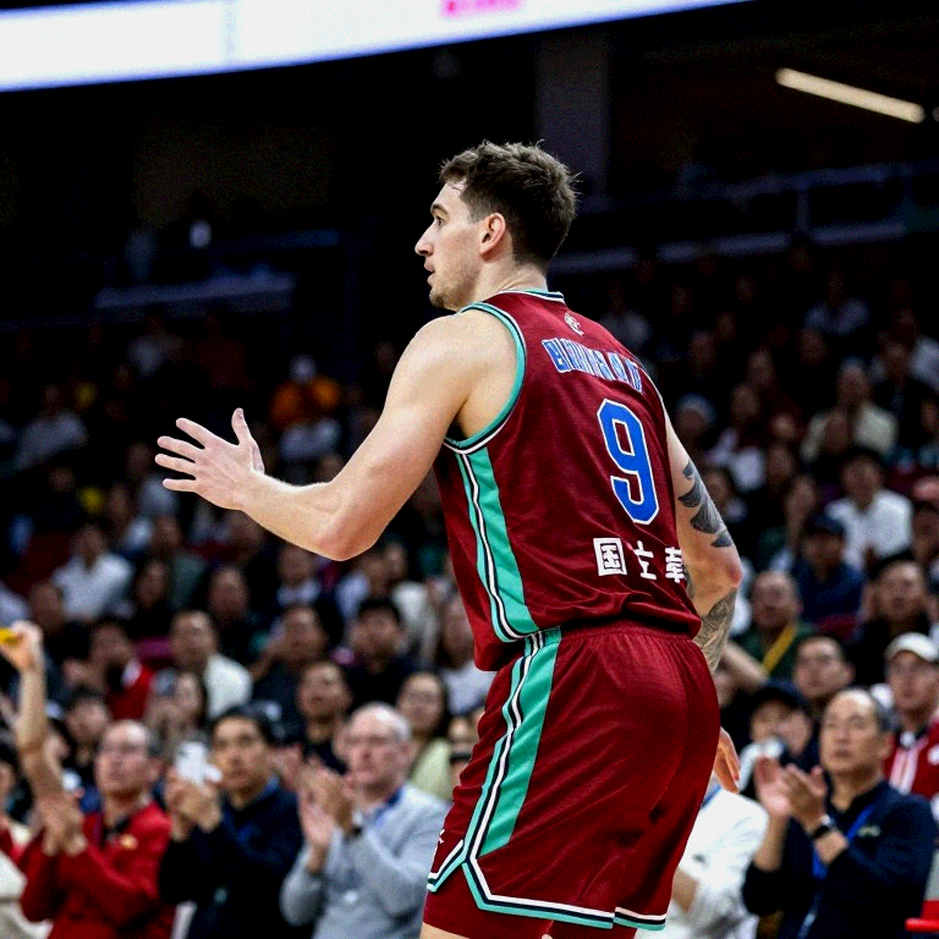 Stewart and Team USA rout Czech Republic 105-64 after scare vs Italy