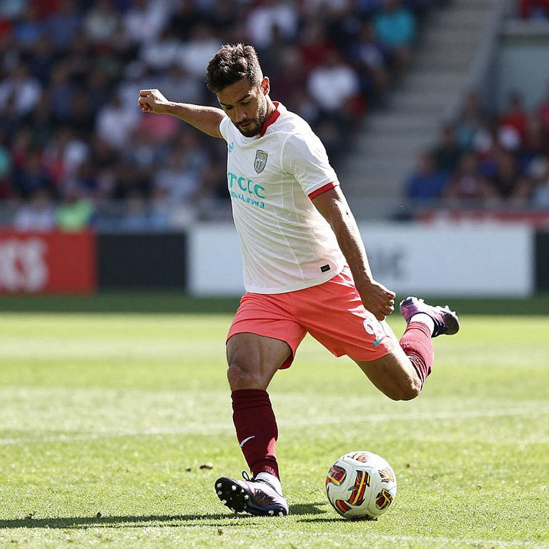 Salih Özcan: Khi bầu không khí trở thành vũ khí và đôi cánh Marseille trở thành nỗi ám ảnh