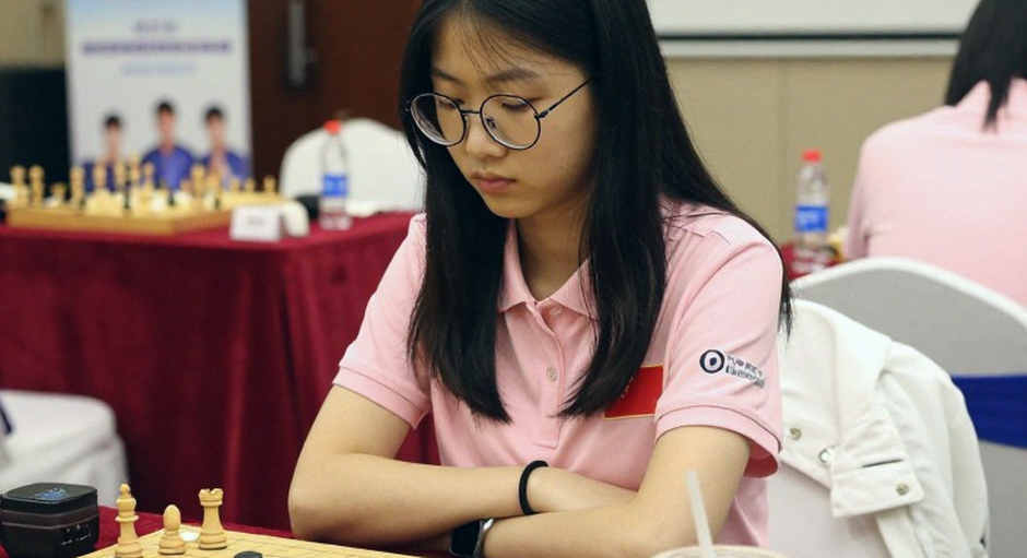 GCL 2026: Nepomniachtchi khiến Carlsen thót tim, sau đó hạ Sindarov bằng đồng hồ