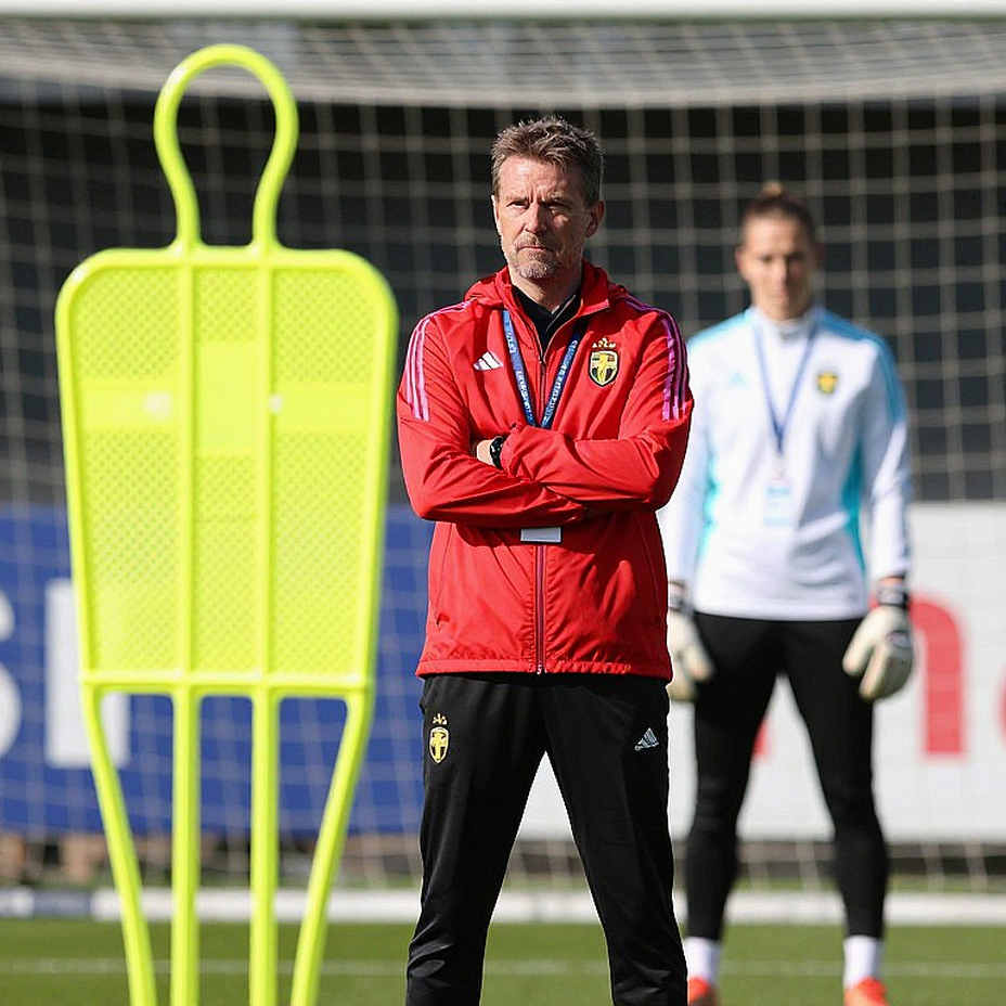 Từ Rio nhìn về nước Ý: Fabregas, Carrick và bài học về chiếc ghế nóng