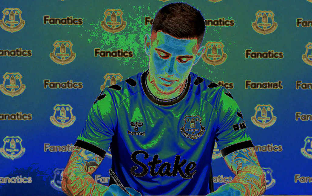 Carlos Álvarez at the Azteca: A First Walk, a Bench Seat, and the Price of a Ritual