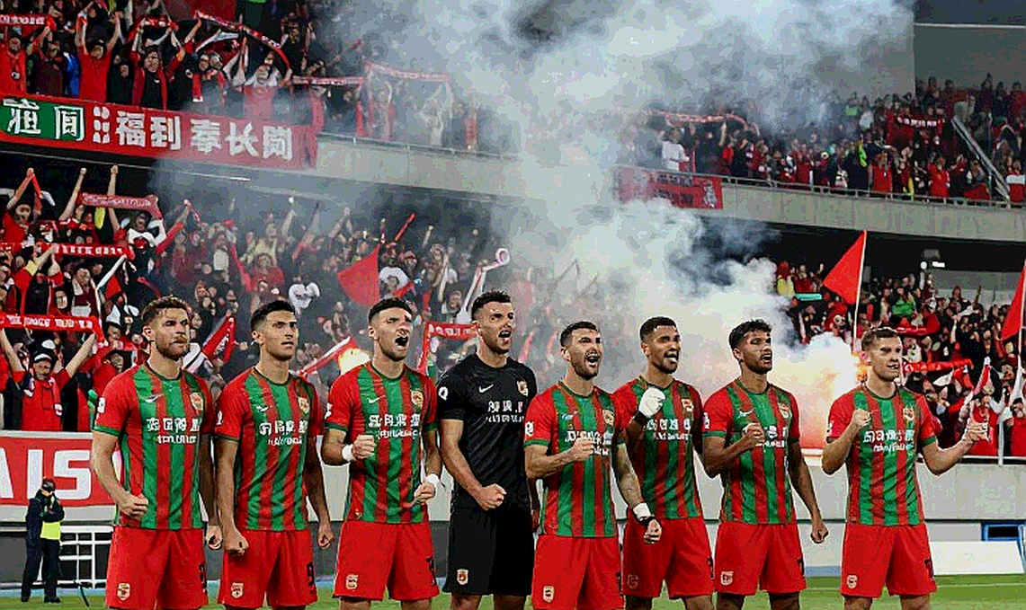 Khi dữ liệu bóng đá Việt Nam im lặng