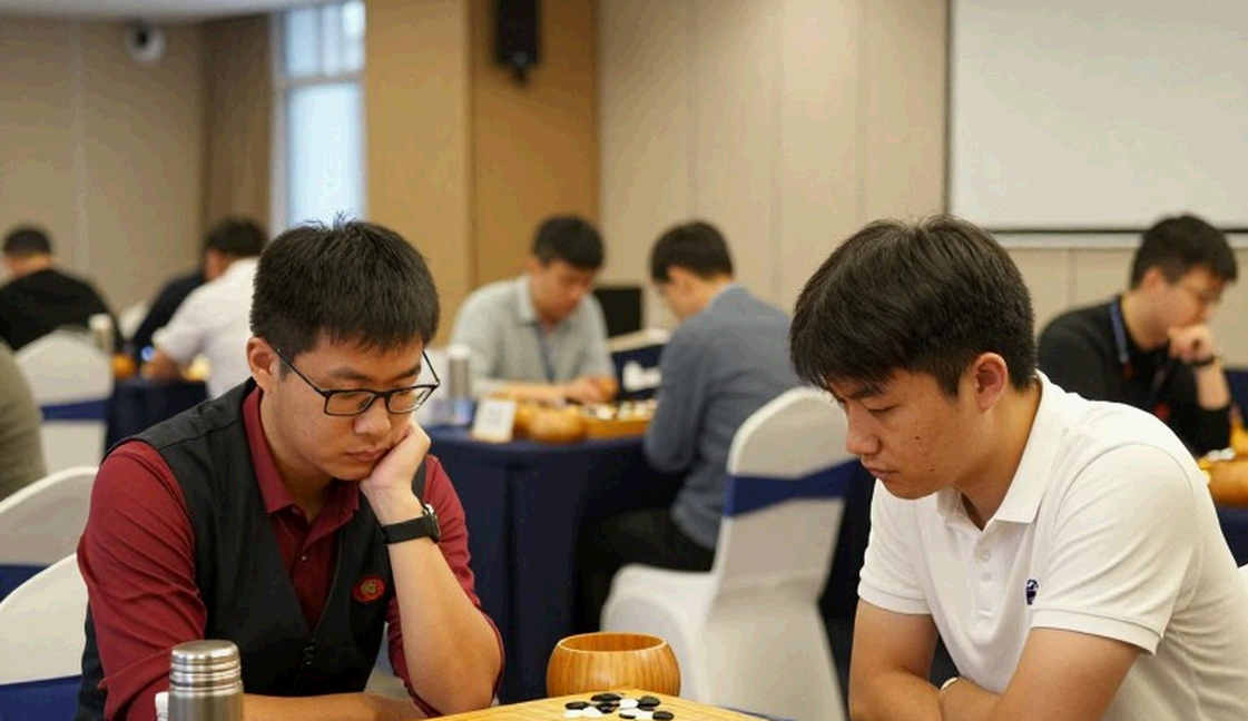 ChessBase Magazine số 225: Khi một cái tên huyền thoại mở đường cho một danh mục huấn luyện